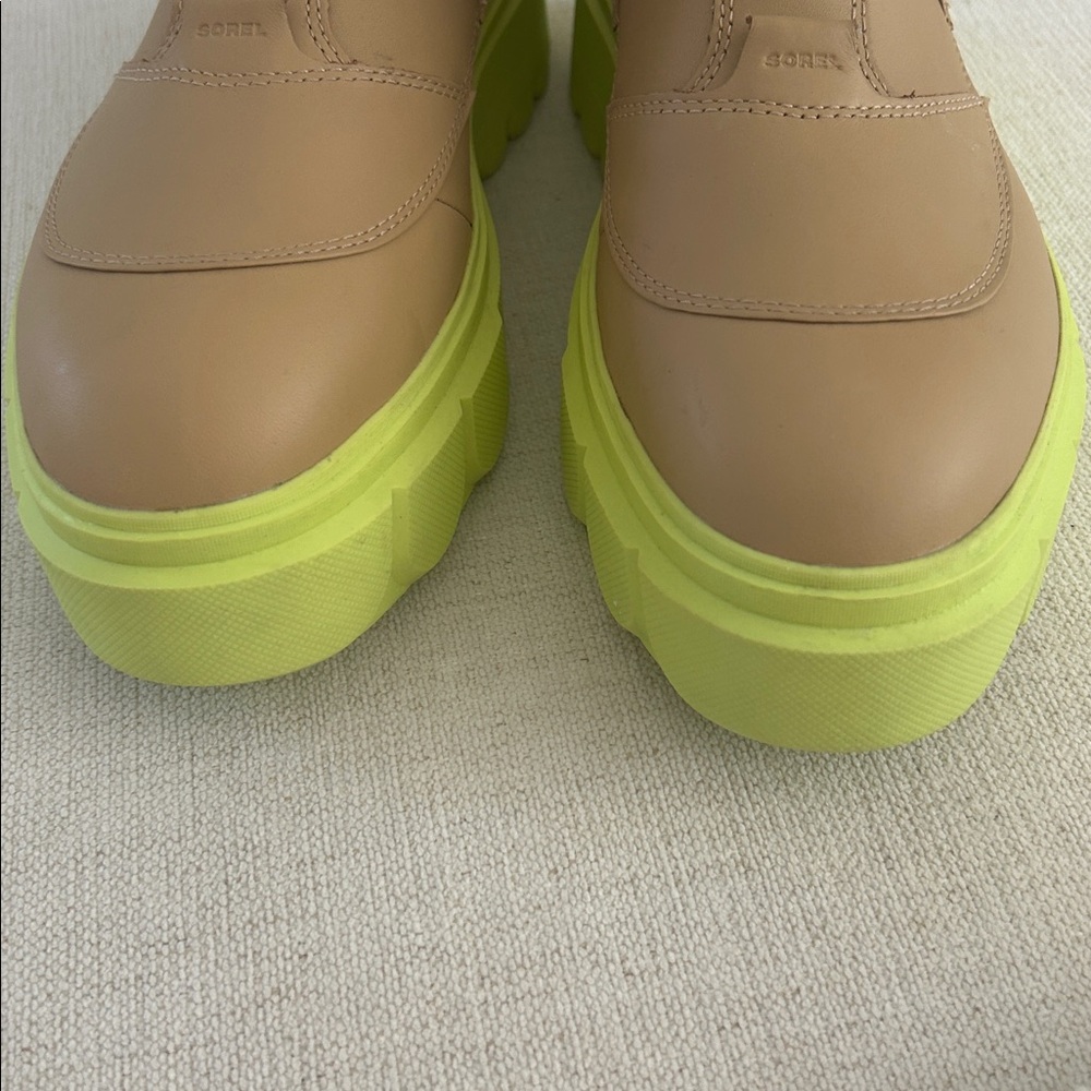 SOREL Women's Caribou™ X Boot Chelsea, Beige/Green, Size 11, NWT no box, display - Picture 9 of 12